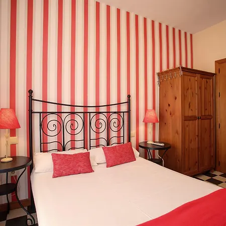 Malaga Lodge Guesthouse Малага