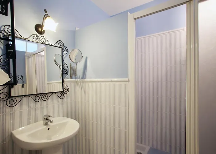 مالاغا لودج 3*