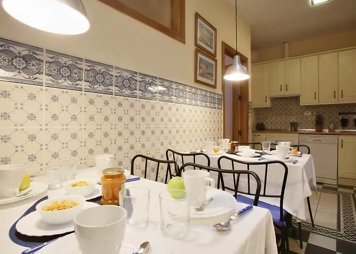 بيت ضيافة مالاغا لودج