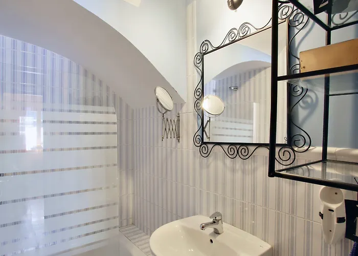 مالاغا لودج بيت ضيافة 3*