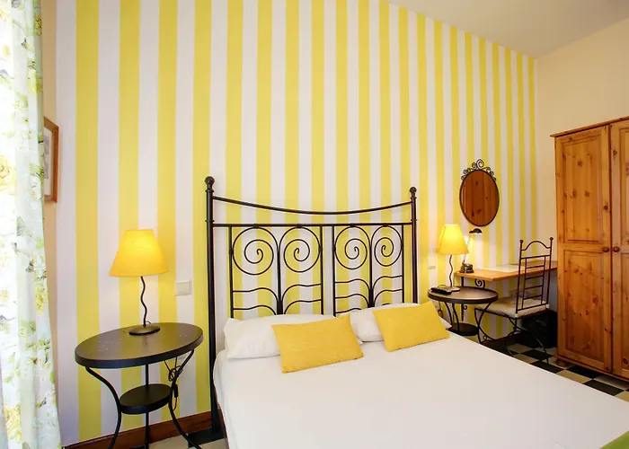 مالاغا لودج 3*